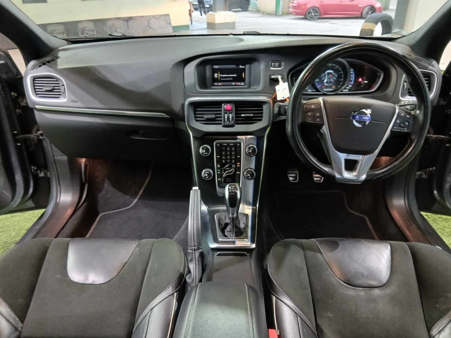 Used Volvo V40 2014 for sale - 77675731: Photo 11