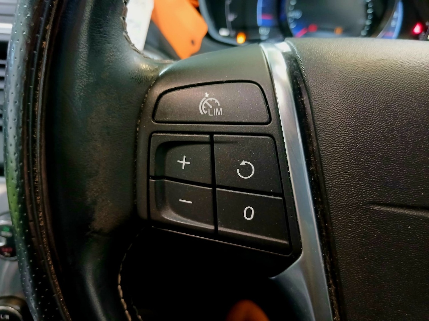 Used Volvo V40 2014 for sale - 77675731: Photo 14