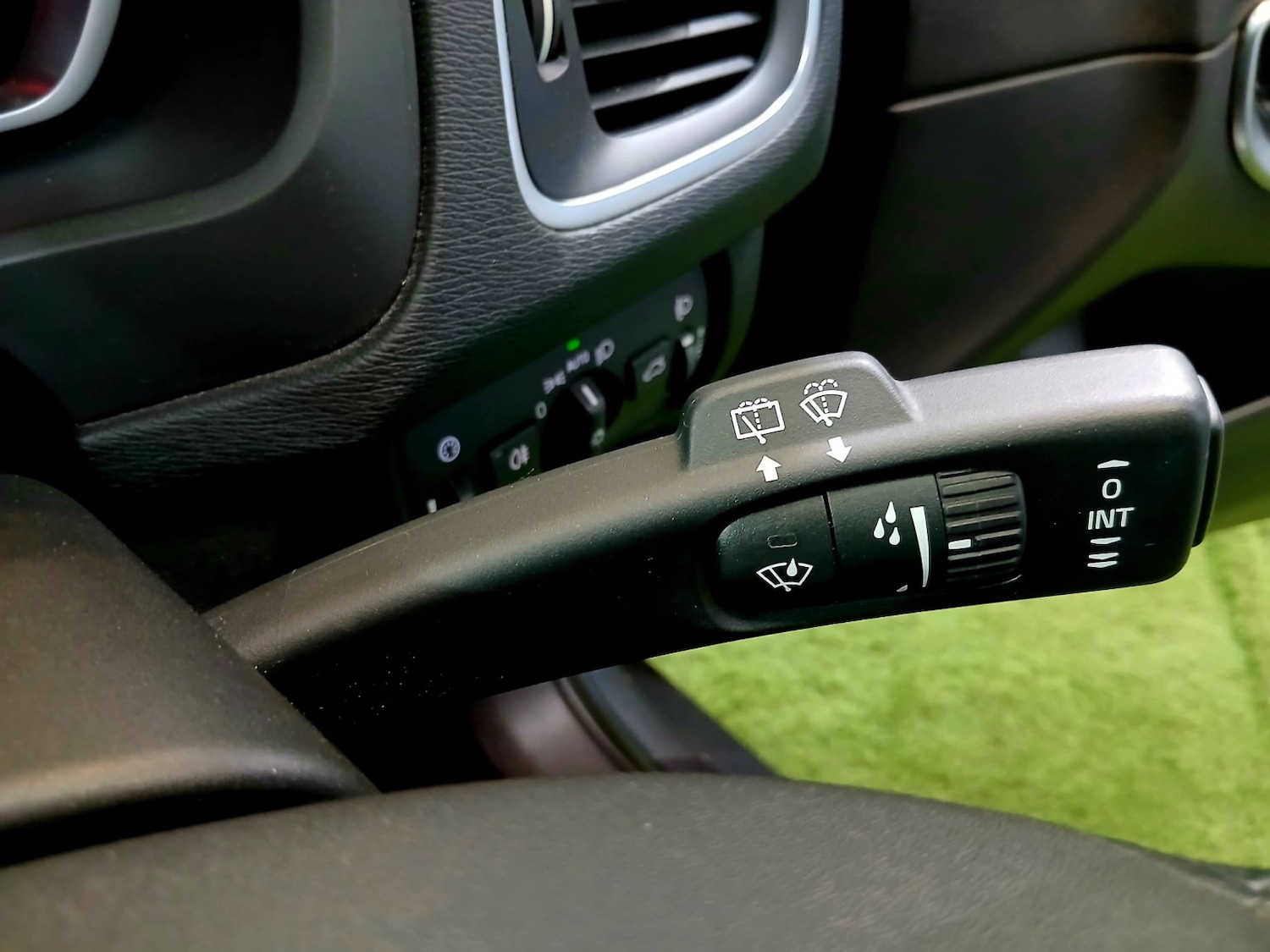 Used Volvo V40 2014 for sale - 77675731: Photo 17