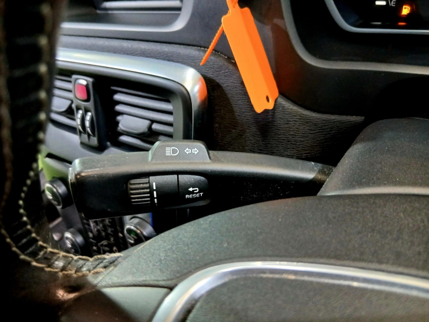 Used Volvo V40 2014 for sale - 77675731: Photo 18