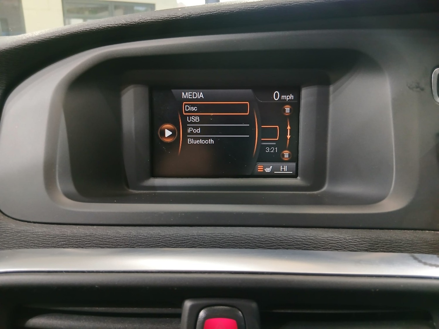 Used Volvo V40 2014 for sale - 77675731: Photo 25