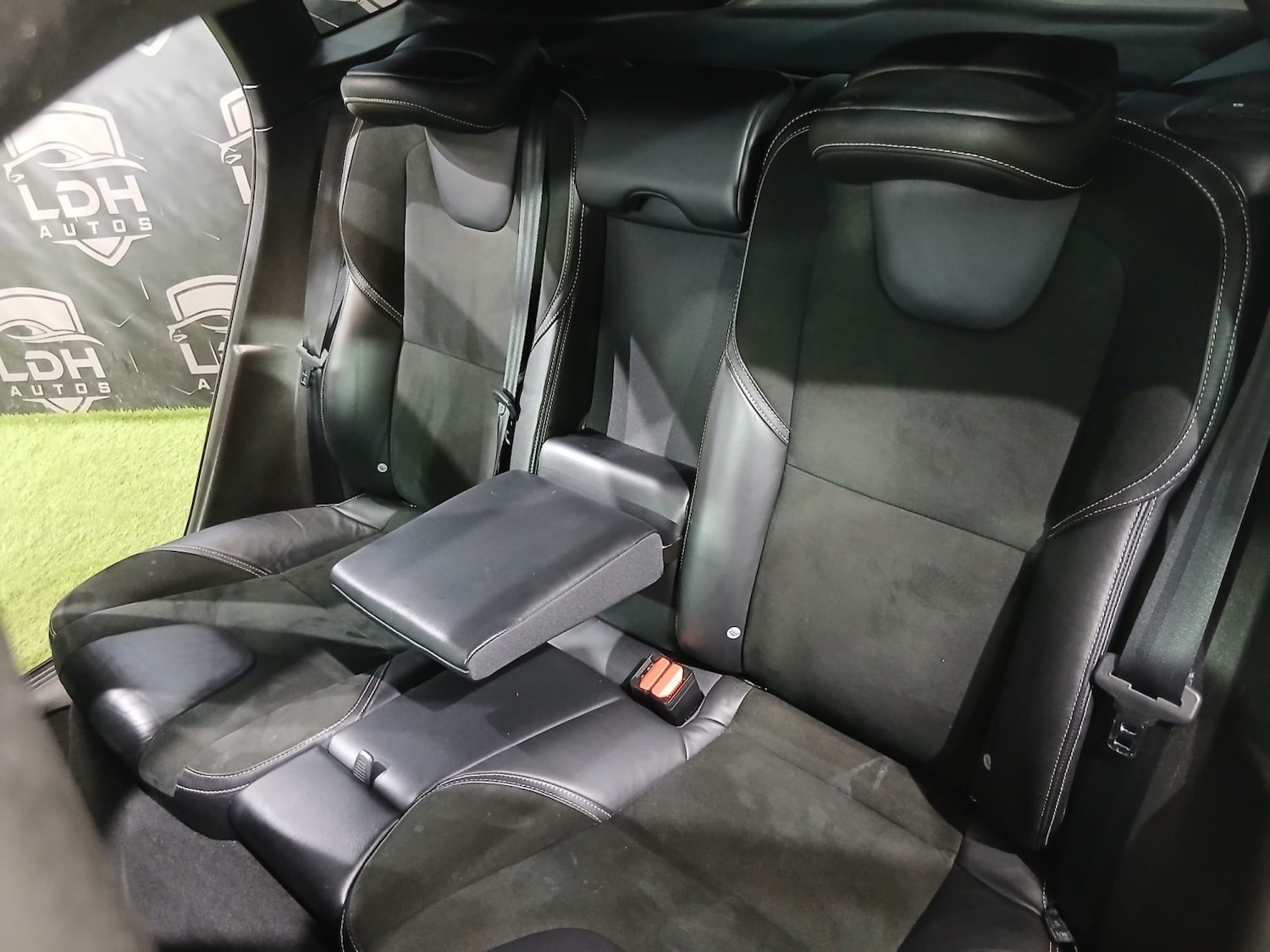 Used Volvo V40 2014 for sale - 77675731: Photo 30