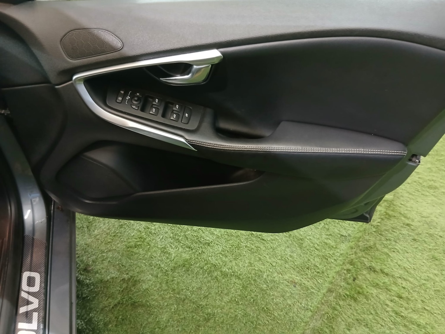 Used Volvo V40 2014 for sale - 77675731: Photo 32