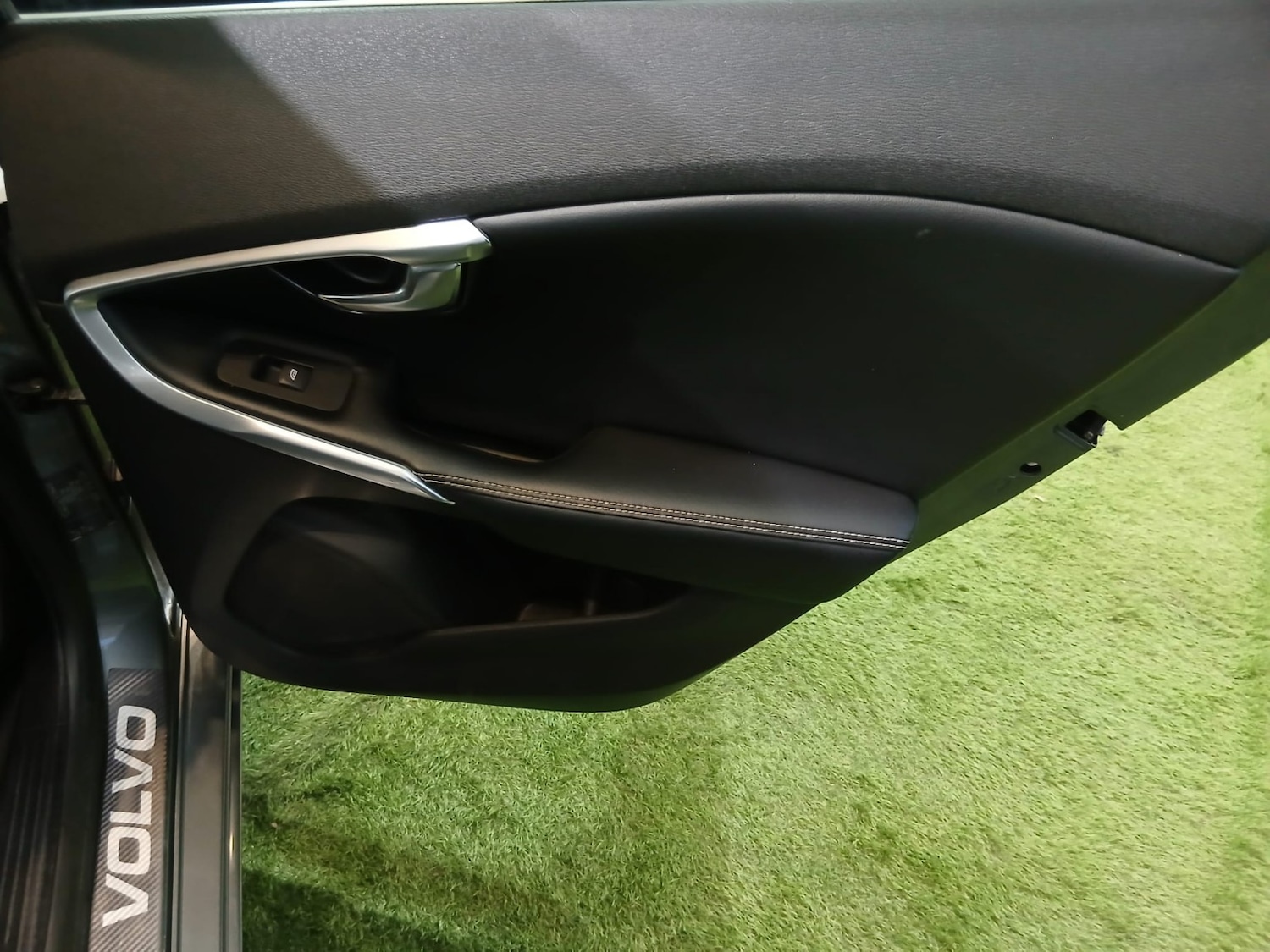 Used Volvo V40 2014 for sale - 77675731: Photo 33