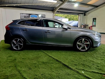 Used Volvo V40 2014 for sale - 77675731: Photo