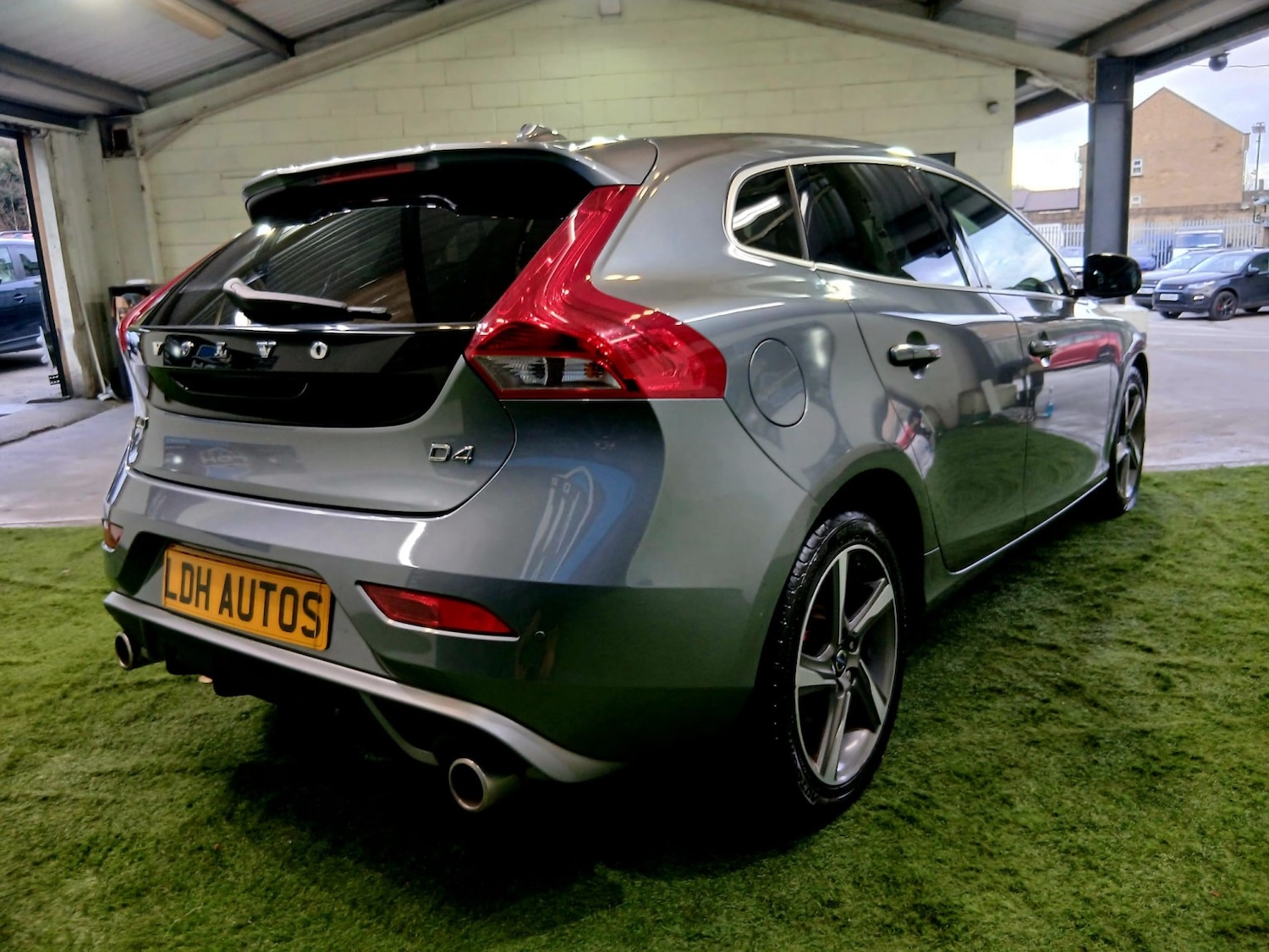 Used Volvo V40 2014 for sale - 77675731: Photo 5