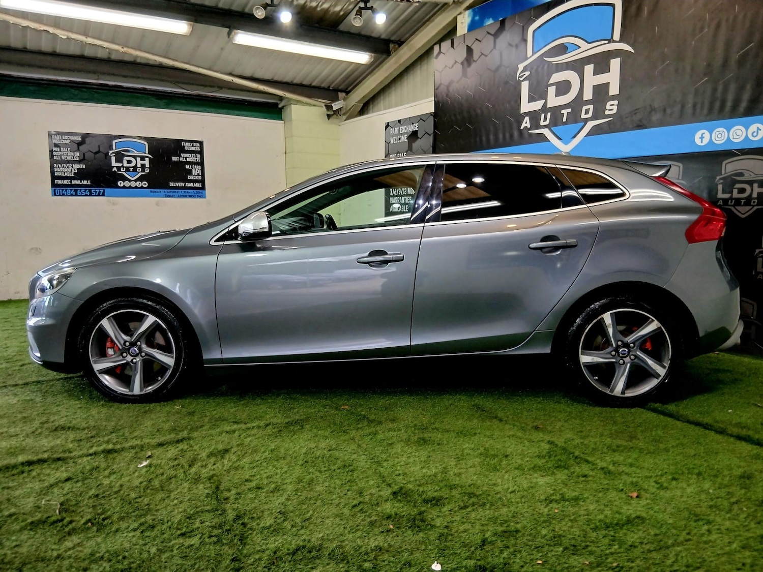 Used Volvo V40 2014 for sale - 77675731: Photo 8