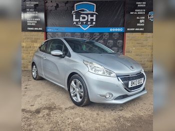 Used Peugeot 208 2013 for sale - 76483020: Photo