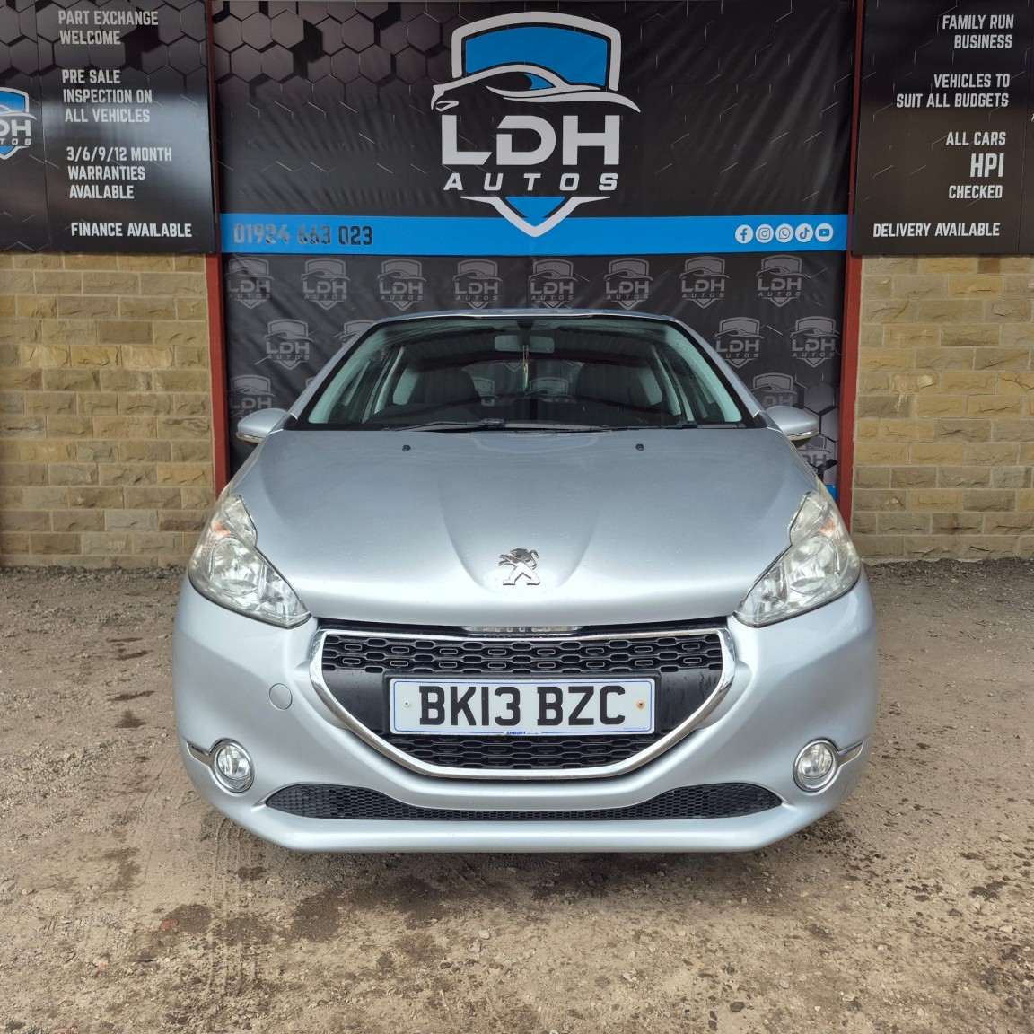 Used Peugeot 208 2013 for sale - 76483020: Photo 2