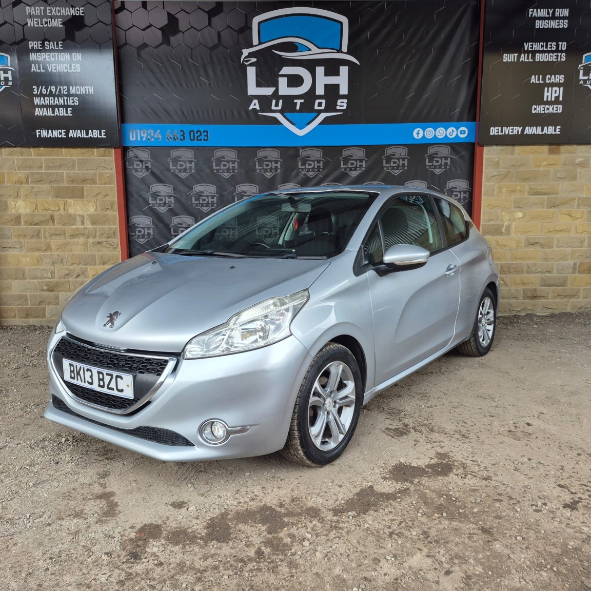 Used Peugeot 208 2013 for sale - 76483020: Photo 3