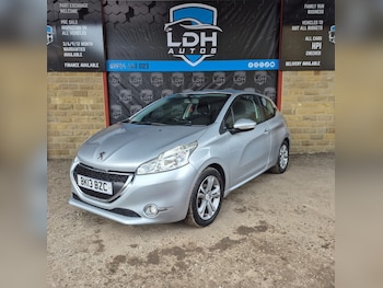 Used Peugeot 208 2013 for sale - 76483020: Photo