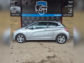 Used Peugeot 208 2013 for sale - 76483020: Photo