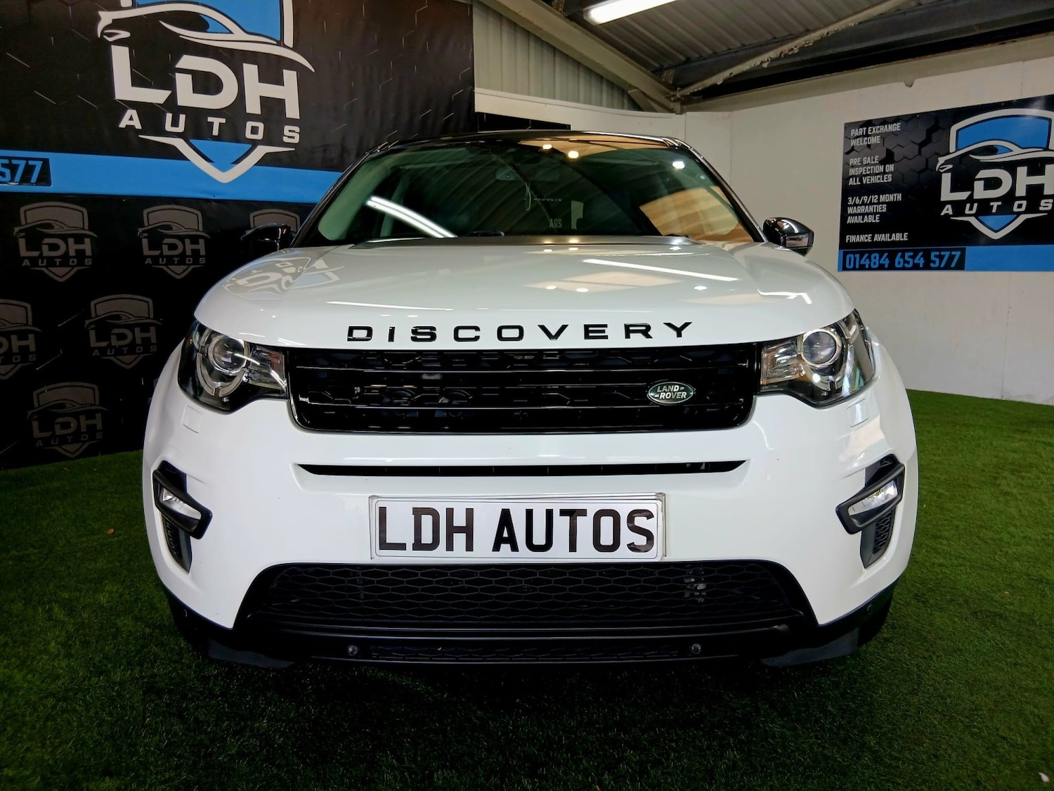 Used Land Rover Discovery Sport 2015 for sale - 78038983: Photo 2