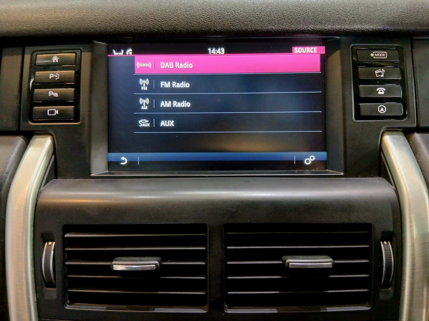 Used Land Rover Discovery Sport 2015 for sale - 78038983: Photo 26