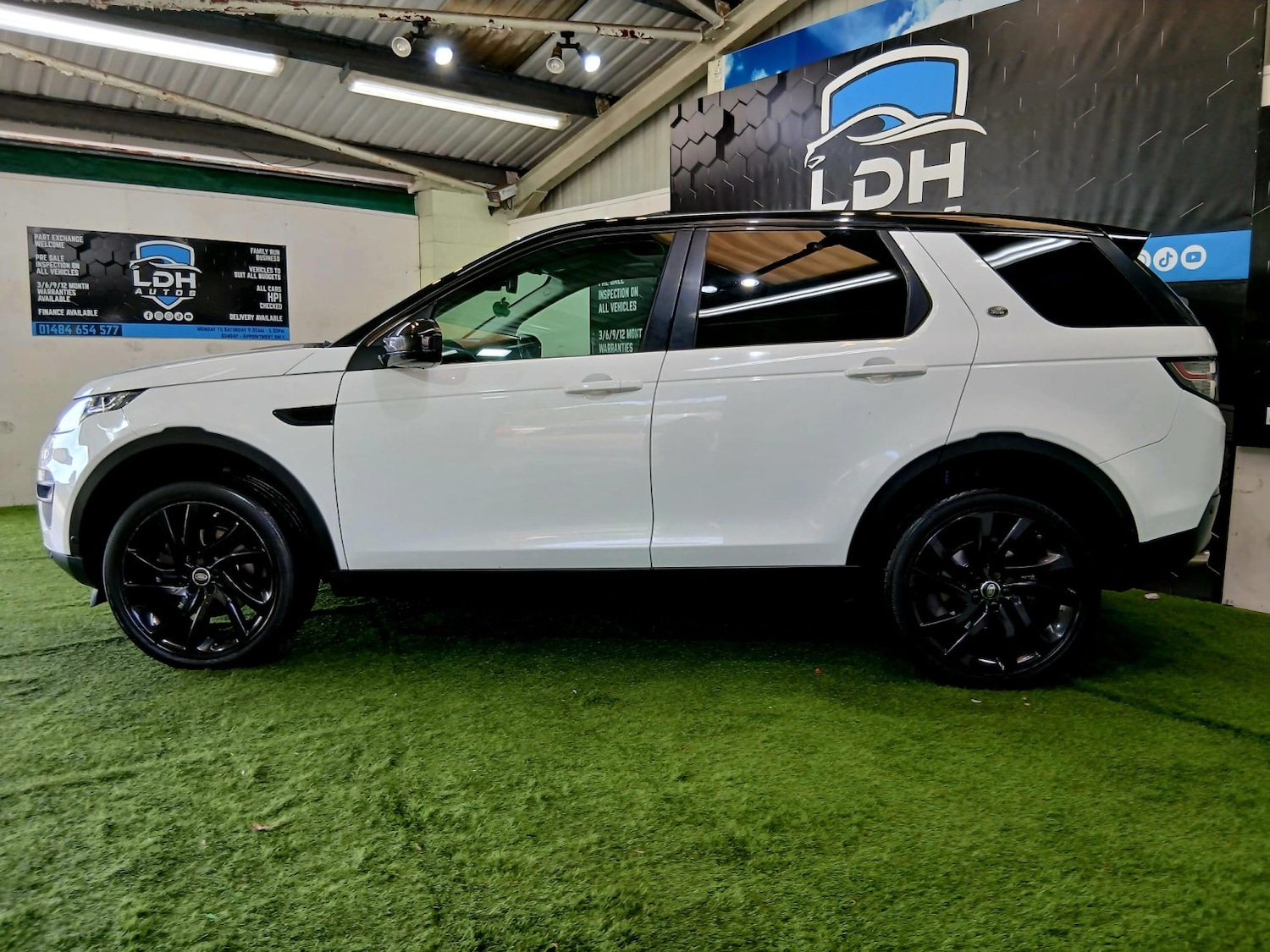 Used Land Rover Discovery Sport 2015 for sale - 78038983: Photo 8