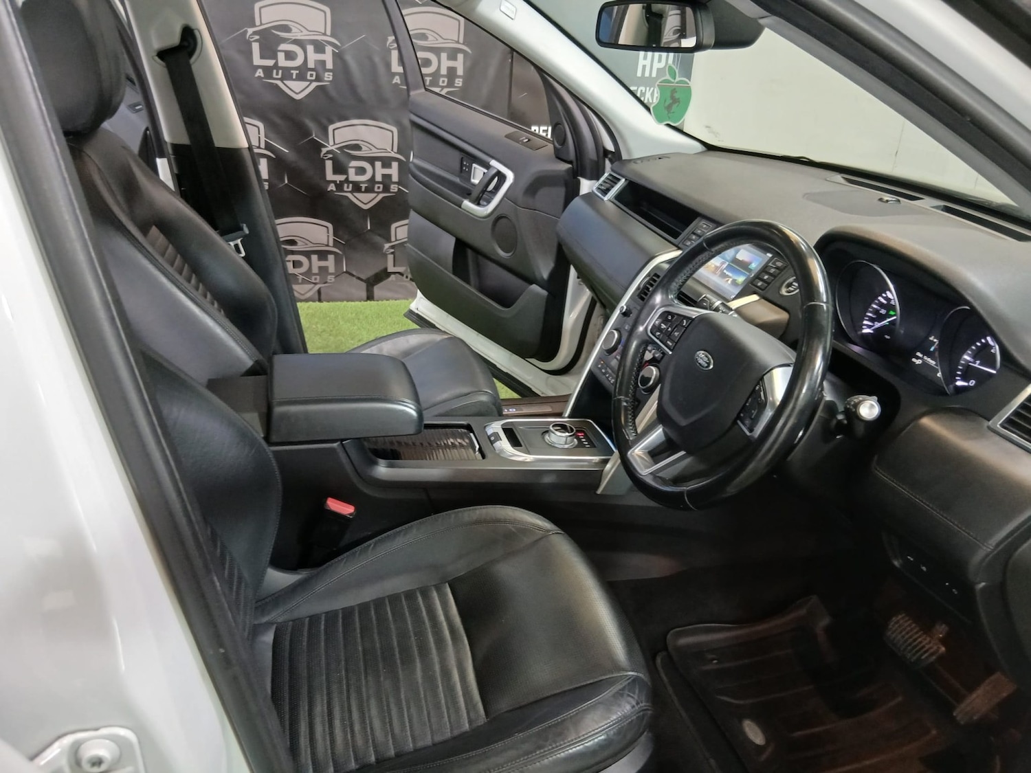 Used Land Rover Discovery Sport 2015 for sale - 78038983: Photo 9