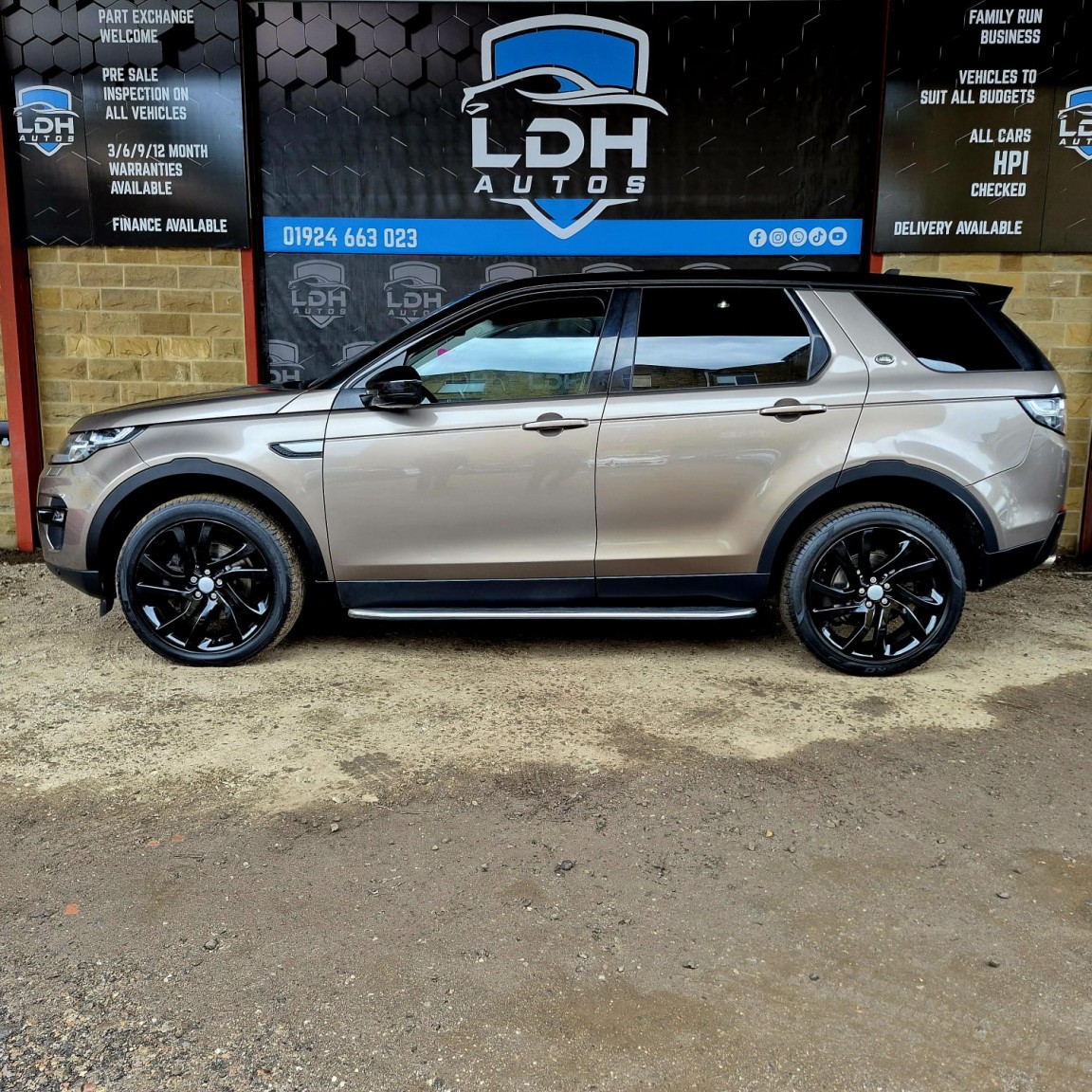 Used Land Rover Discovery Sport 2016 for sale - 76884878: Photo 4