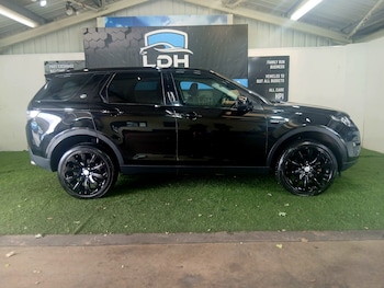 Used Land Rover Discovery Sport 2018 for sale - 79081171: Photo