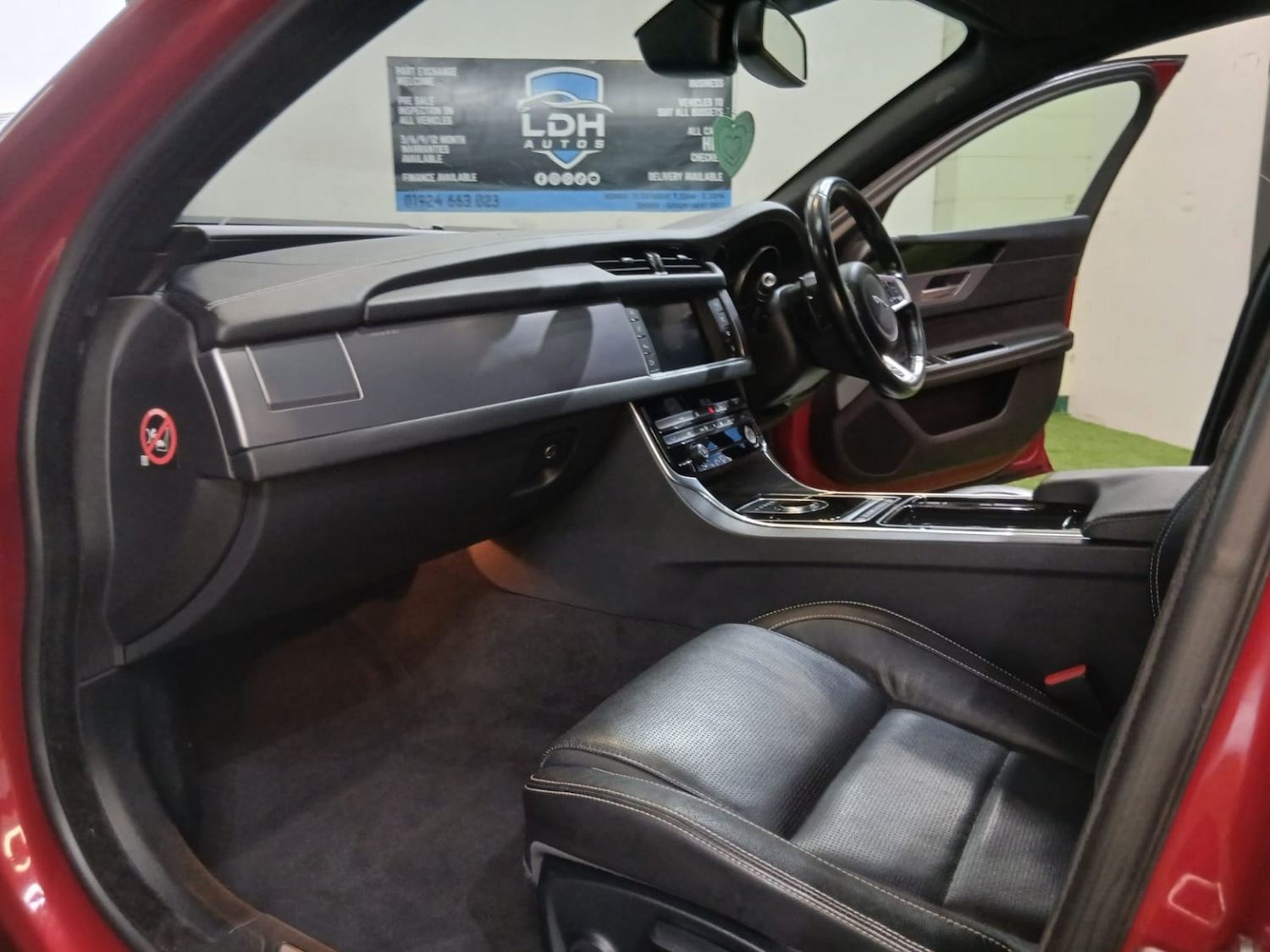 Used Jaguar XF 2017 for sale - 77296811: Photo 11