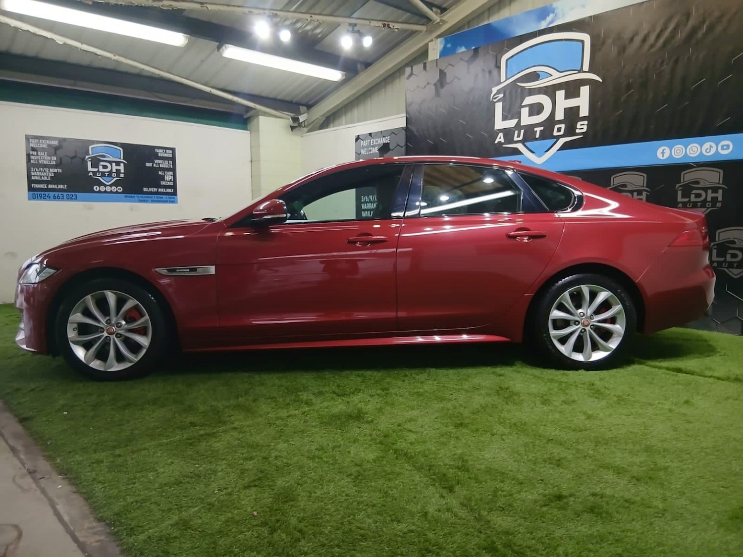 Used Jaguar XF 2017 for sale - 77296811: Photo 2