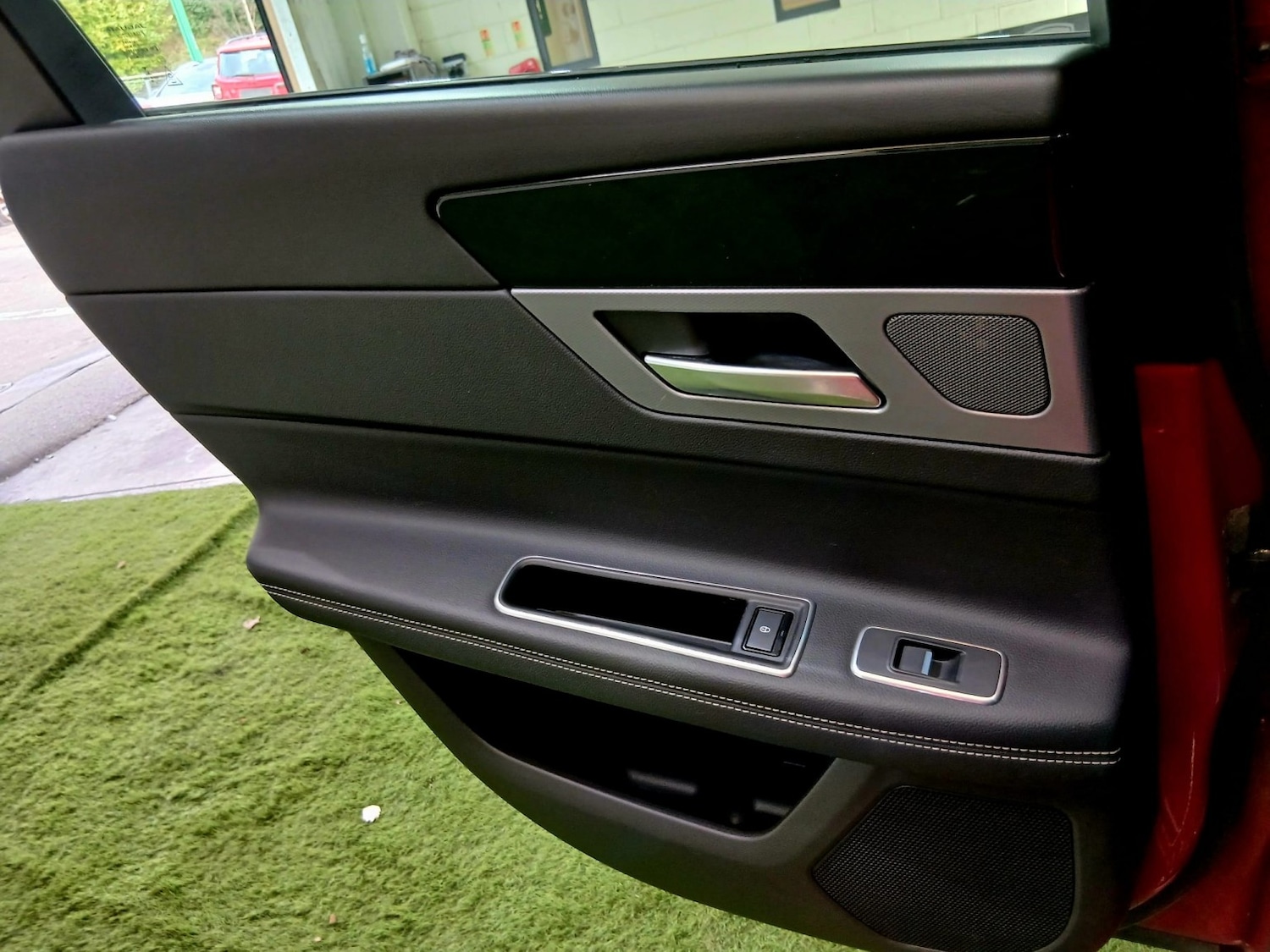 Used Jaguar XF 2017 for sale - 77296811: Photo 32