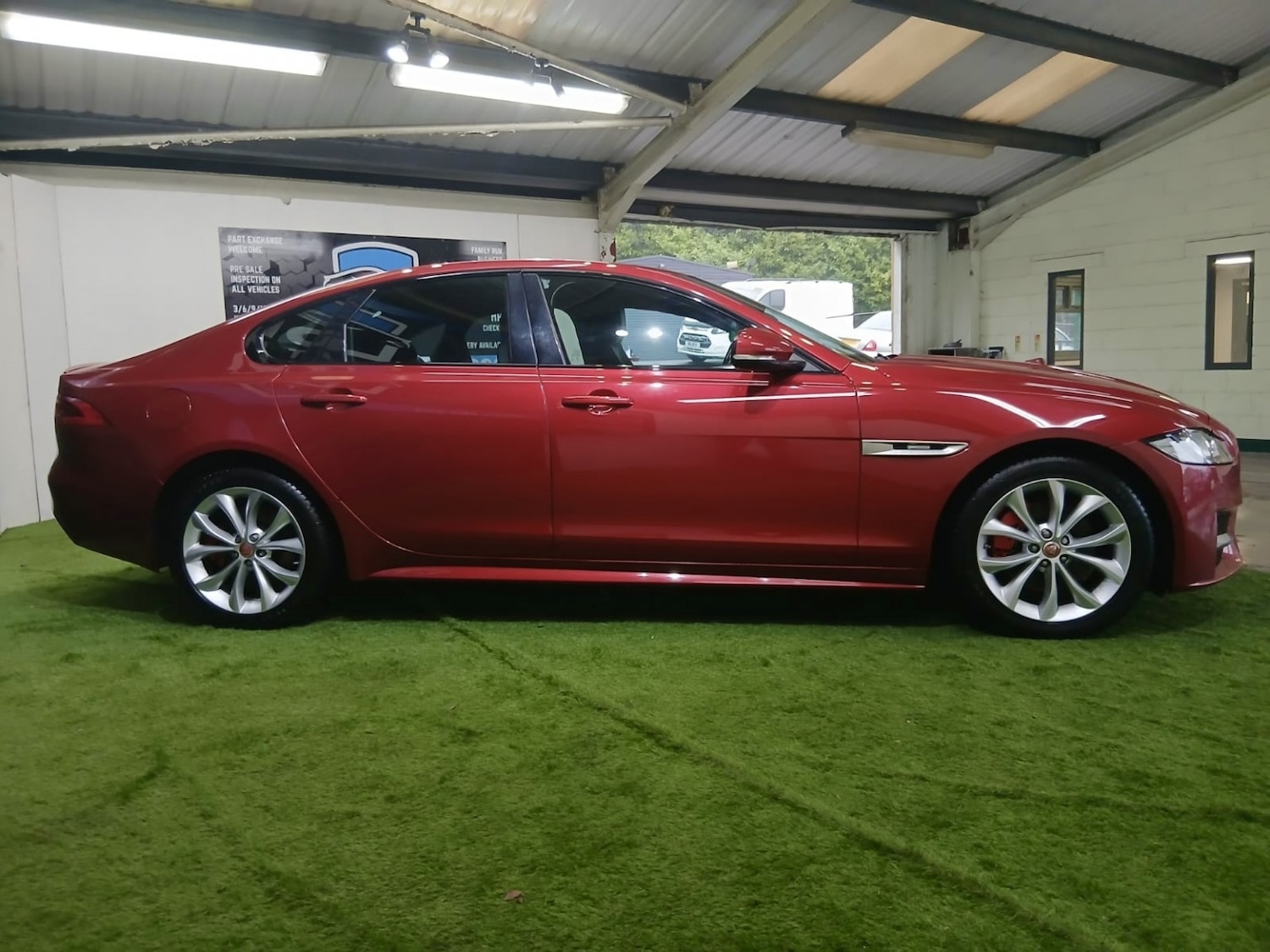 Used Jaguar XF 2017 for sale - 77296811: Photo 5