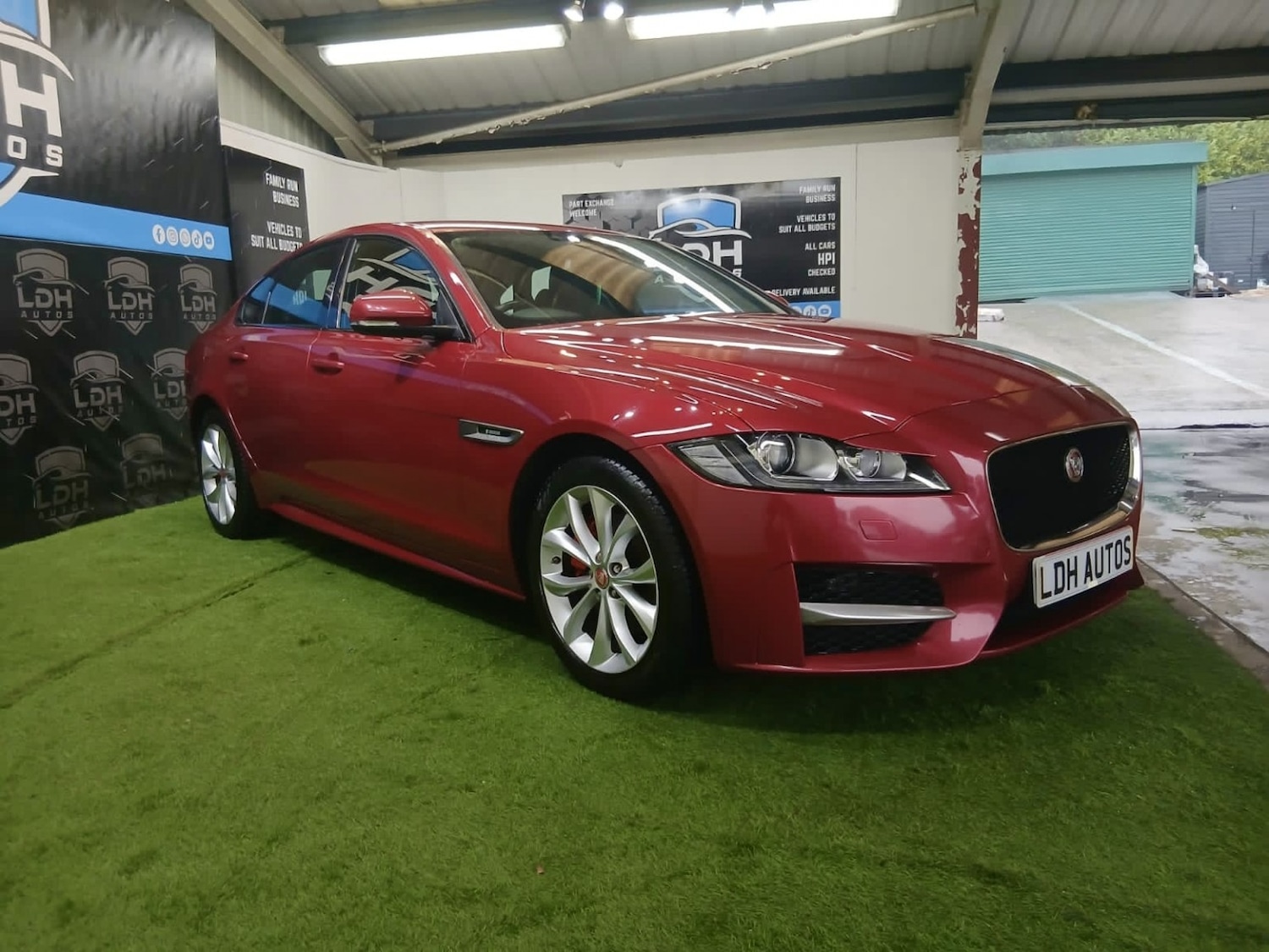 Used Jaguar XF 2017 for sale - 77296811: Photo 6