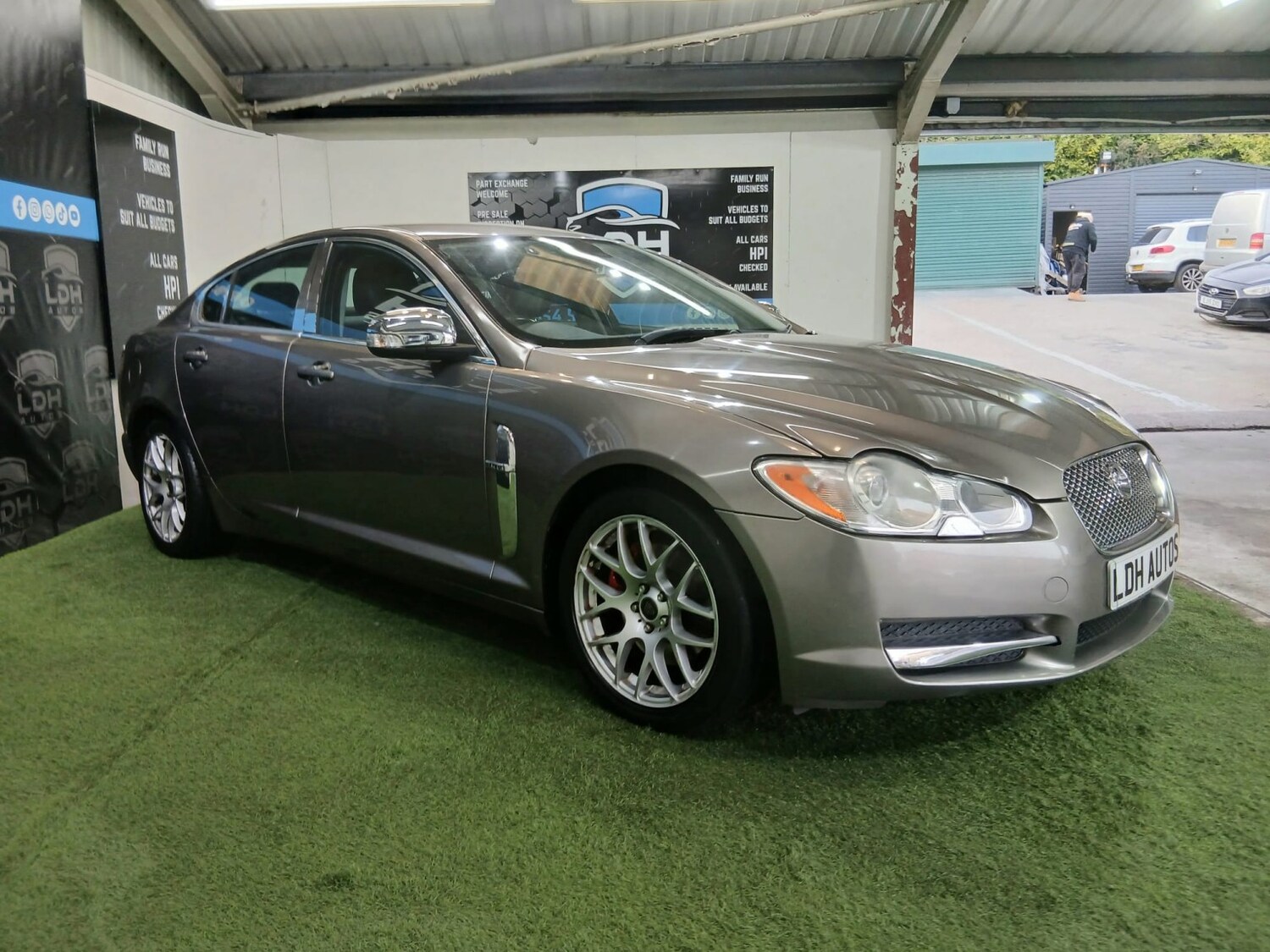 Used Jaguar XF 2009 for sale - 77968759: Photo 3
