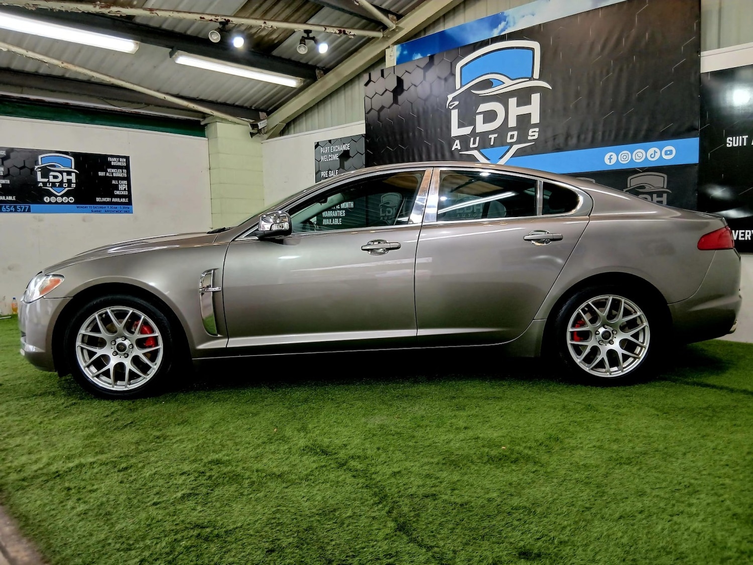 Used Jaguar XF 2009 for sale - 77968759: Photo 8