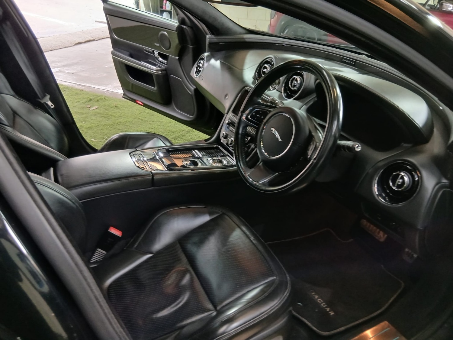 Used Jaguar XJ 2014 for sale - 77643836: Photo 10