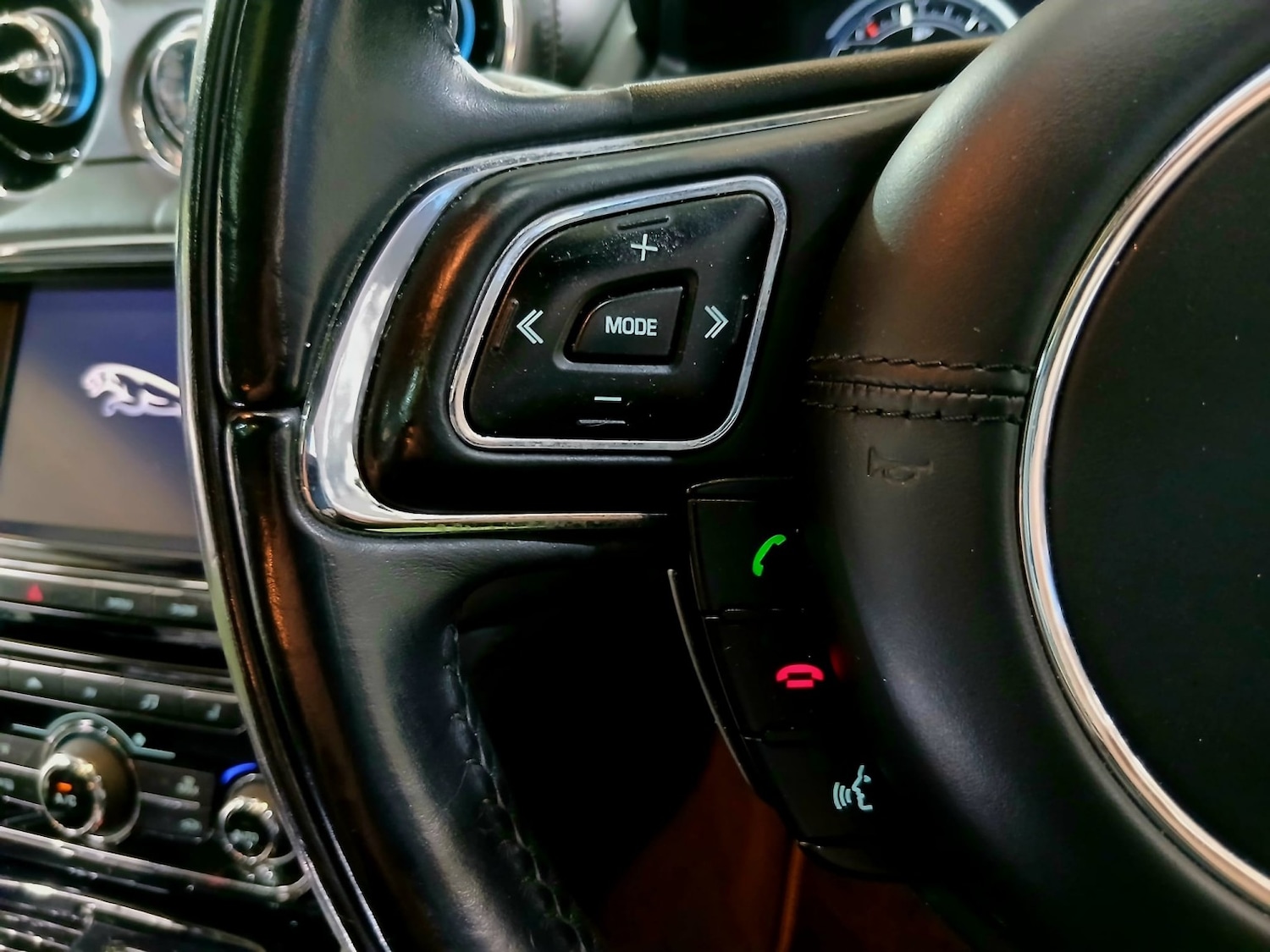 Used Jaguar XJ 2014 for sale - 77643836: Photo 14