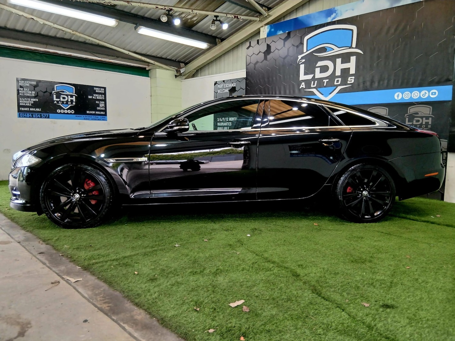 Used Jaguar XJ 2014 for sale - 77643836: Photo 2