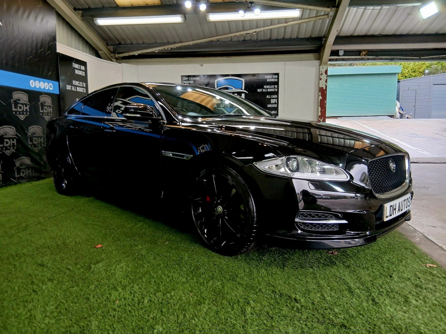 Used Jaguar XJ 2014 for sale - 77643836: Photo 3