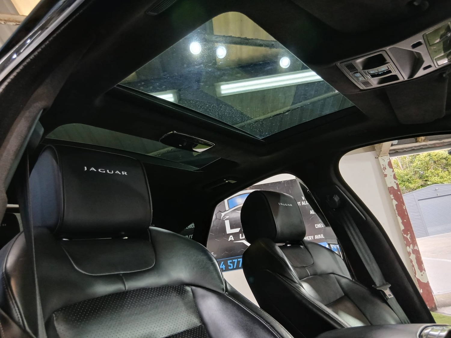 Used Jaguar XJ 2014 for sale - 77643836: Photo 37