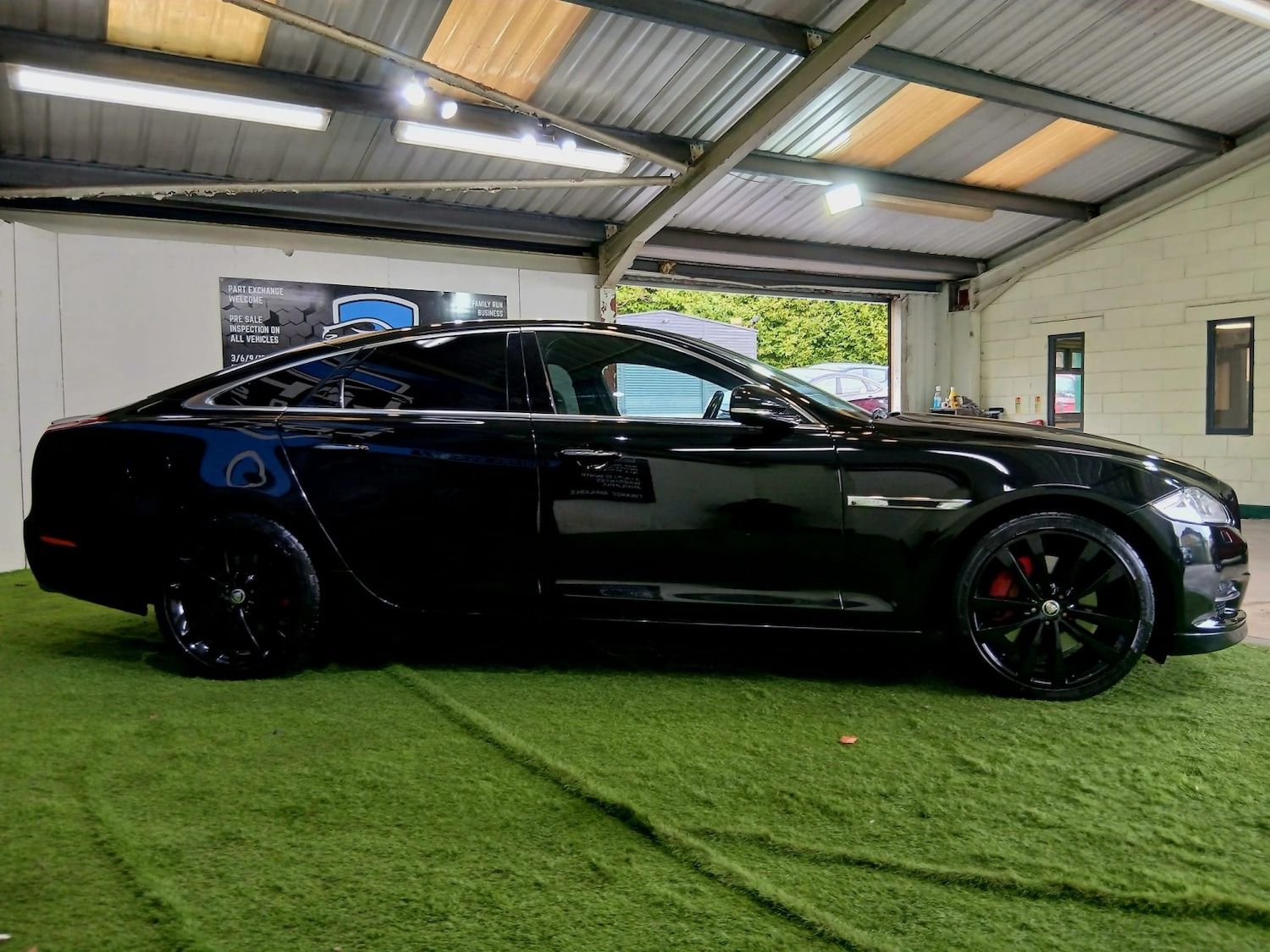 Used Jaguar XJ 2014 for sale - 77643836: Photo 4