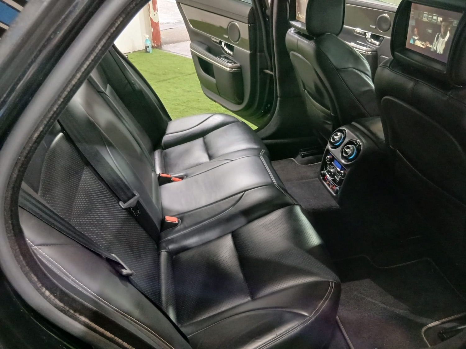 Used Jaguar XJ 2014 for sale - 77643836: Photo 43