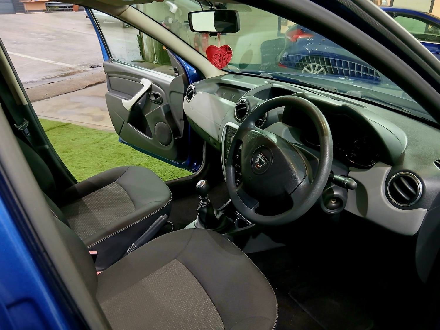 Used Dacia Duster 2013 for sale - 77398389: Photo 9