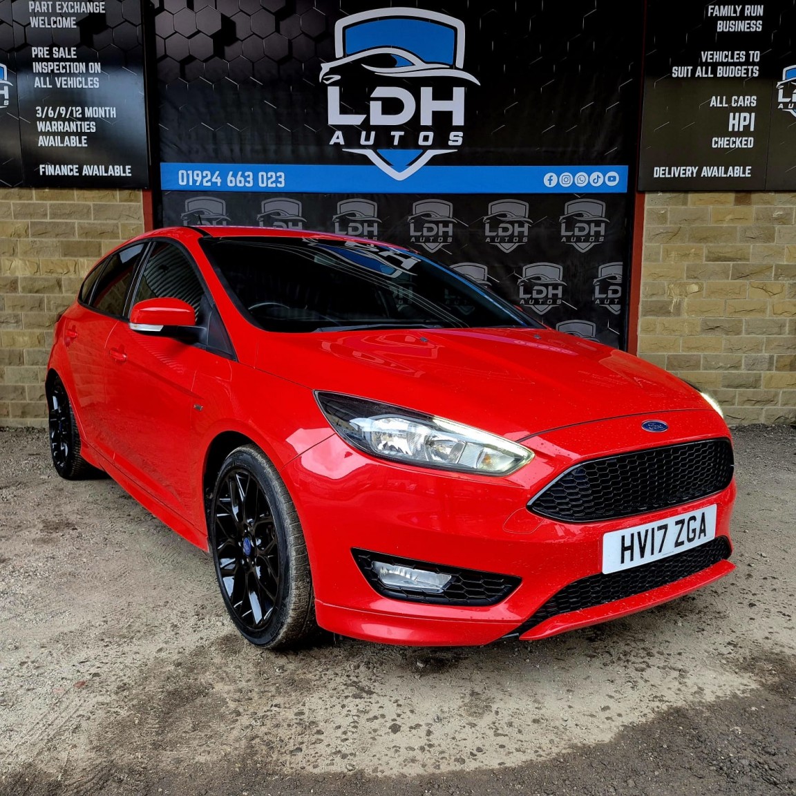 Used Ford Focus 2017 for sale - 76559939: Photo 1