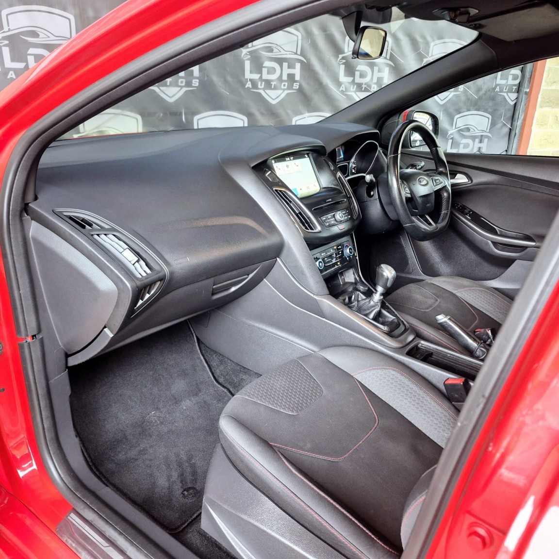 Used Ford Focus 2017 for sale - 76559939: Photo 10