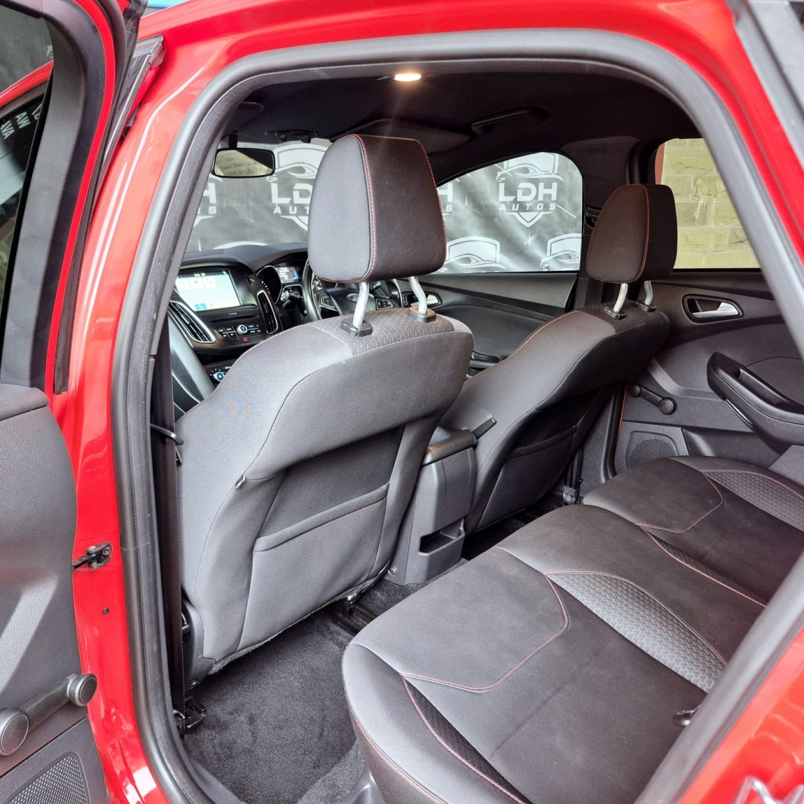 Used Ford Focus 2017 for sale - 76559939: Photo 17