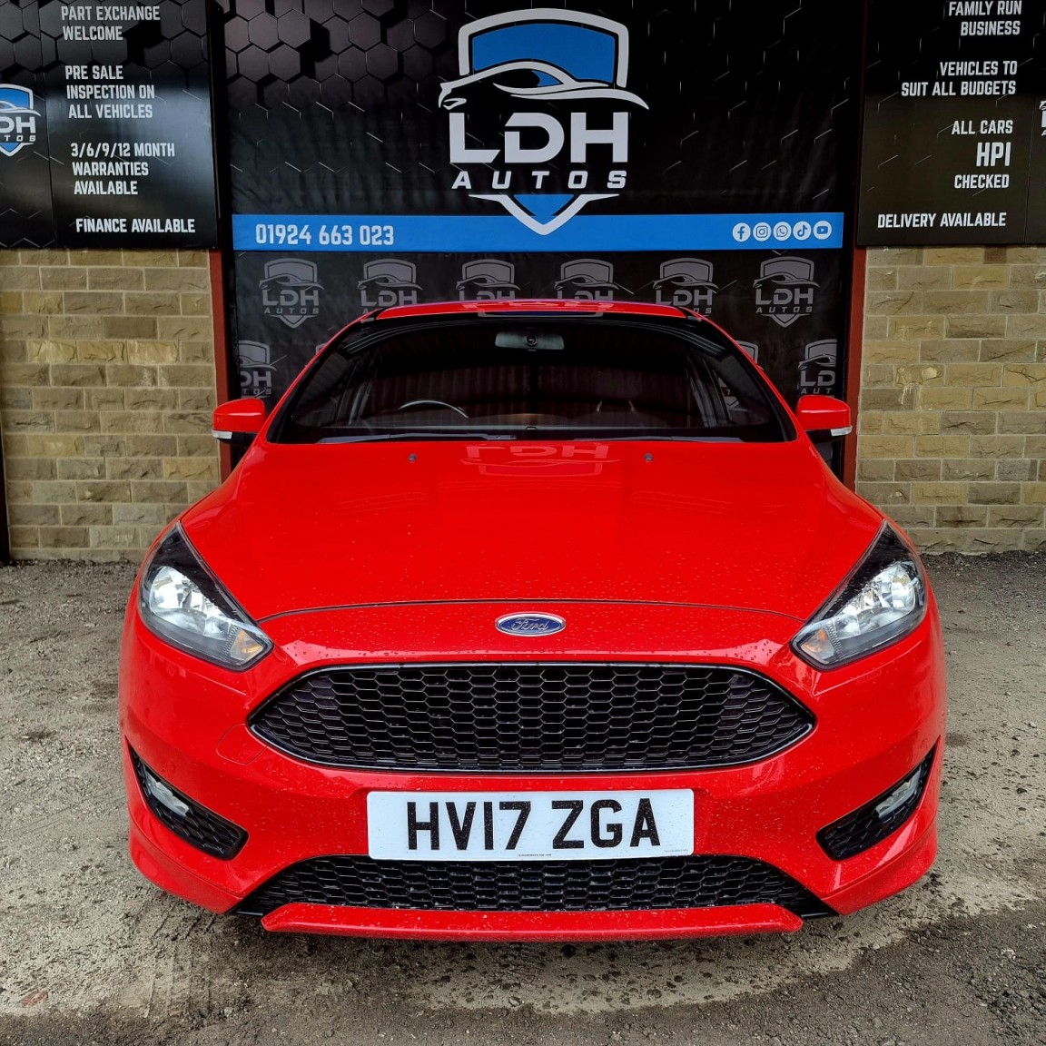 Used Ford Focus 2017 for sale - 76559939: Photo 2