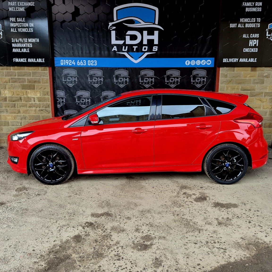 Used Ford Focus 2017 for sale - 76559939: Photo 4