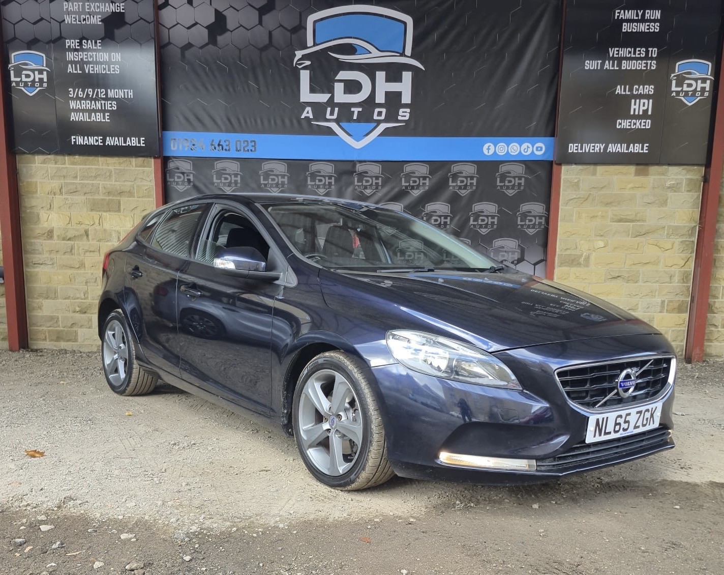 Used Volvo V40 2015 for sale - 76455487: Photo 1