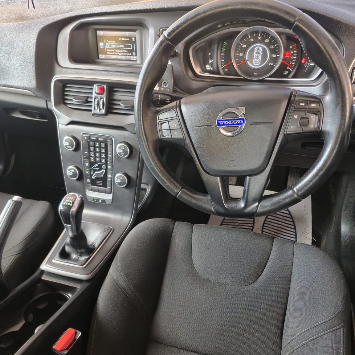 Used Volvo V40 2015 for sale - 76455487: Photo 10