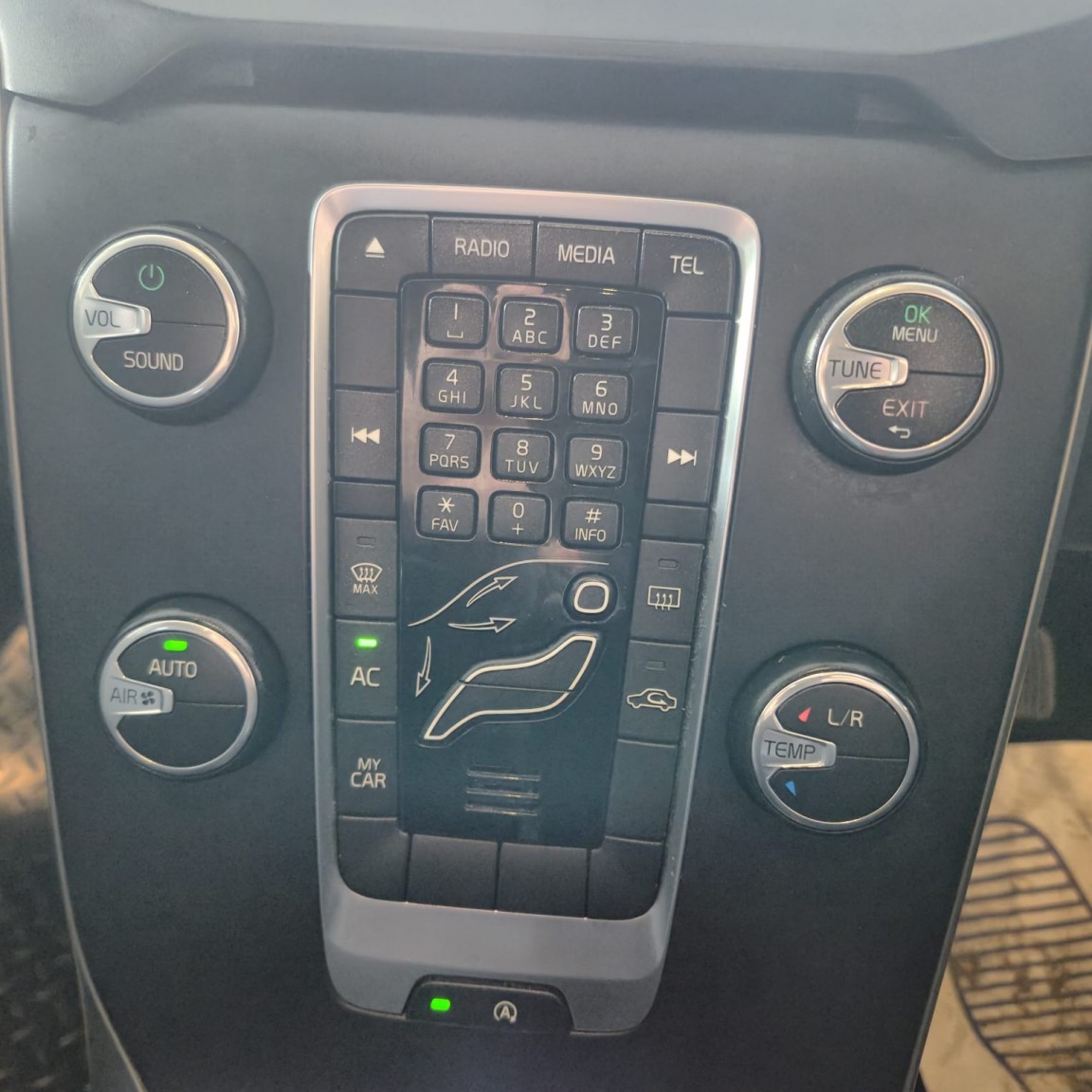 Used Volvo V40 2015 for sale - 76455487: Photo 14