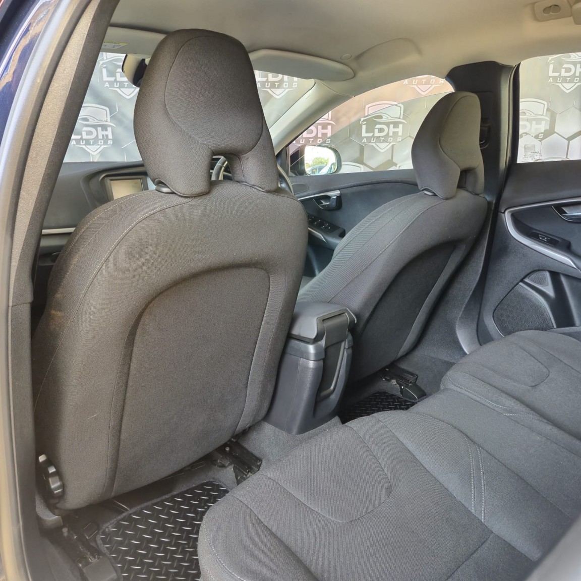 Used Volvo V40 2015 for sale - 76455487: Photo 15