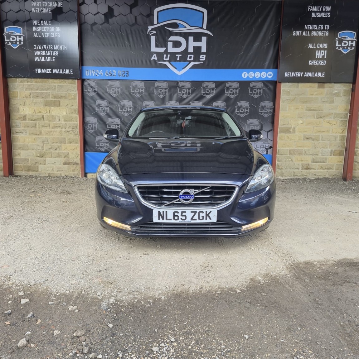 Used Volvo V40 2015 for sale - 76455487: Photo 2