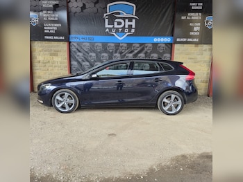 Used Volvo V40 2015 for sale - 76455487: Photo