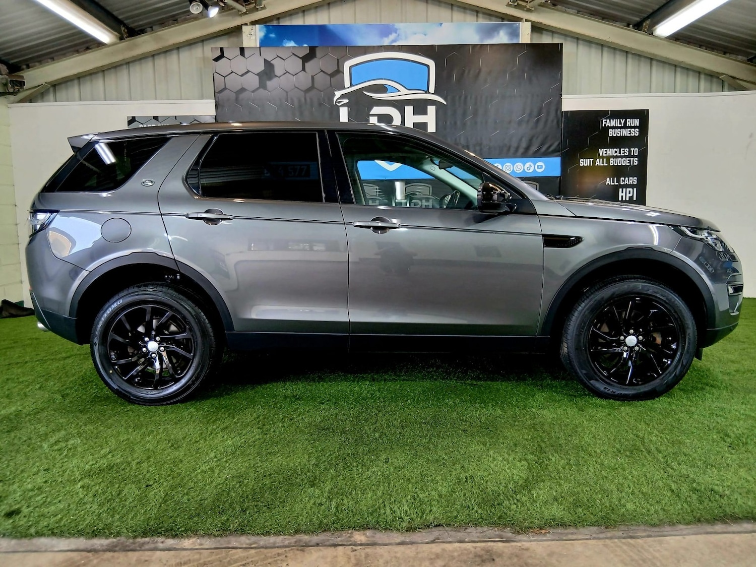 Used Land Rover Discovery Sport 2018 for sale - 77954020: Photo 4