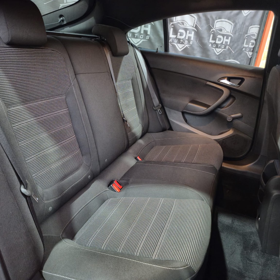 Used Vauxhall Insignia 2016 for sale - 77023138: Photo 16